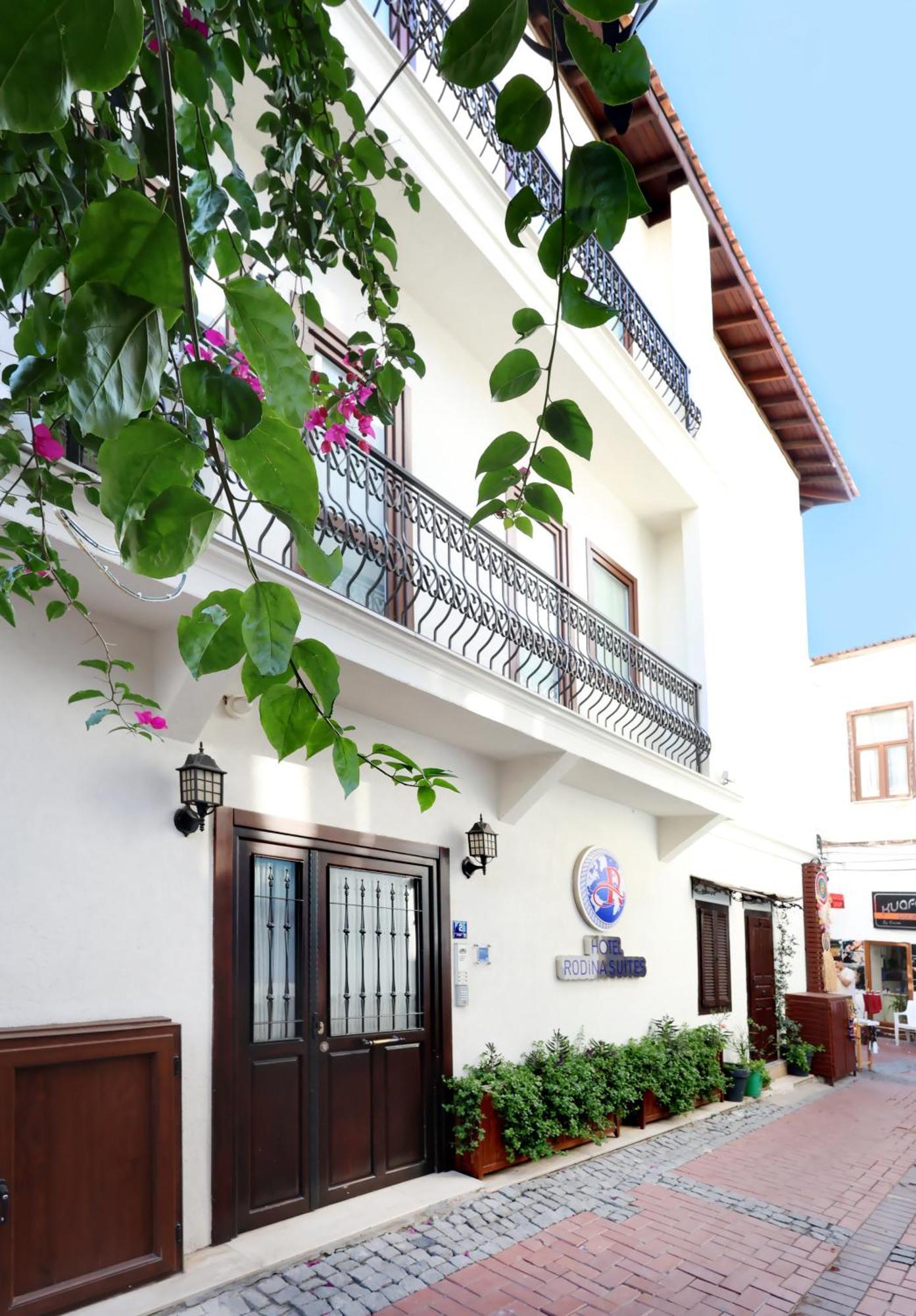 Aparthotel Rodina *